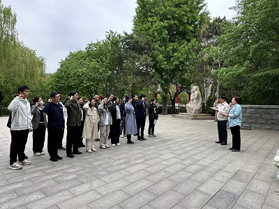 華夏金租與北京信托聯(lián)合開(kāi)展陶然亭公園紅色教育主題團(tuán)青活動(dòng)